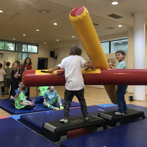 Walki gladiatorów Atrakcja podczas urodzin dla dzieci